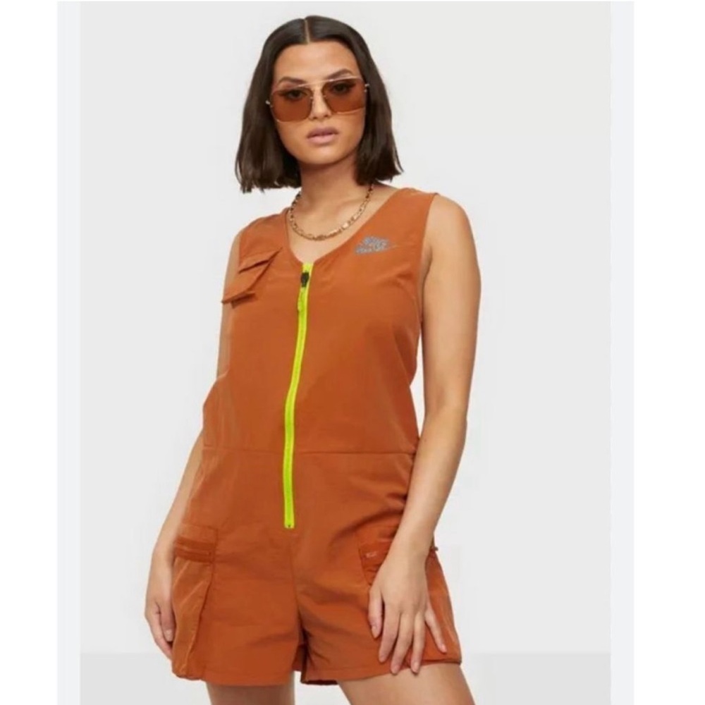 BNWT Nike Utility Romper. Sz. L.